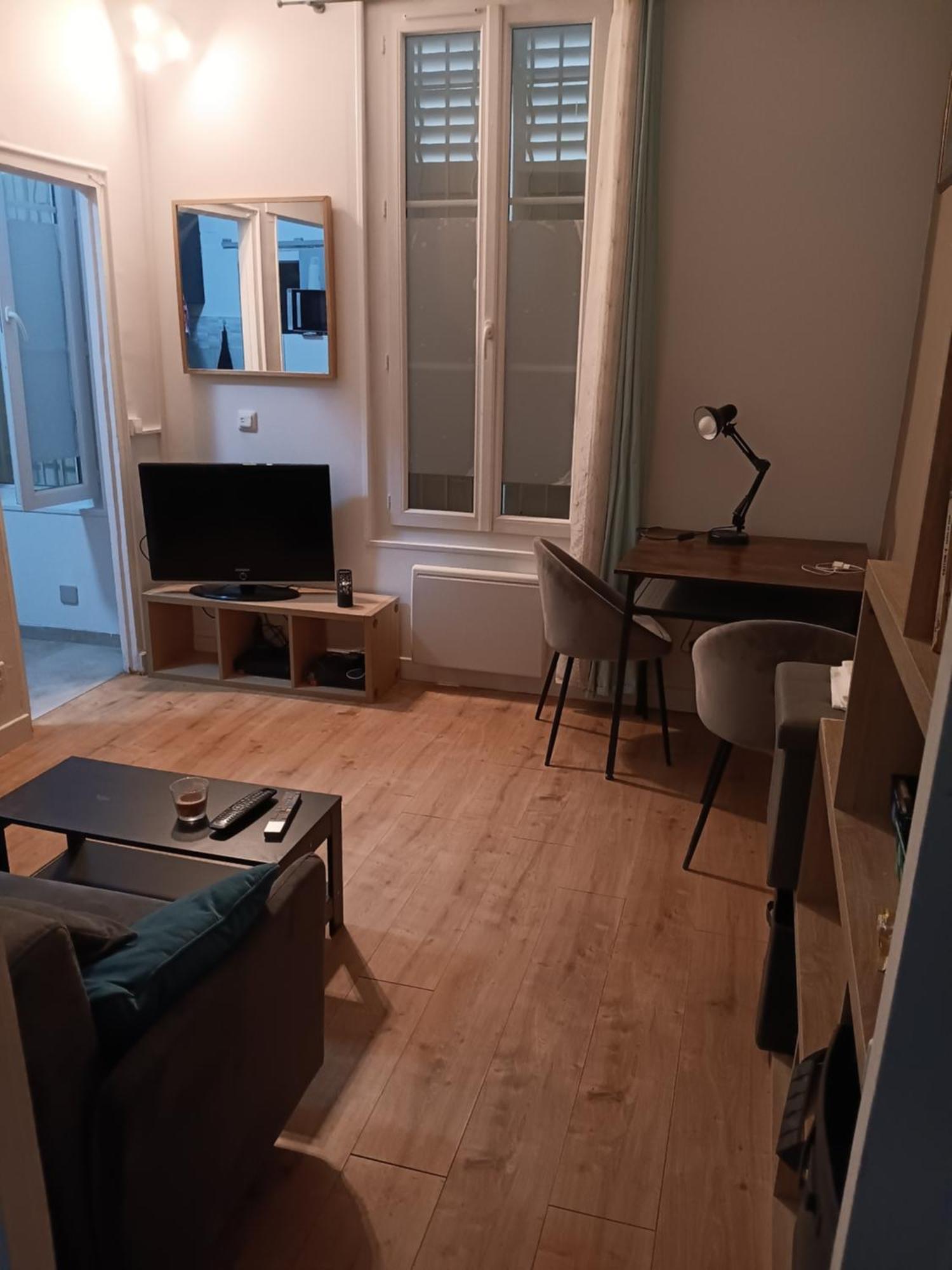 Ferienwohnung Studio Au Pied De La Basilique Du Sacre Coeur Paris Exterior foto